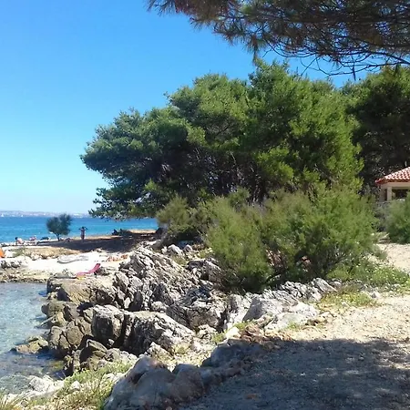 Caravan Near The Sea 6 *