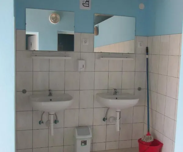 Caravan Near The Sea 6 *