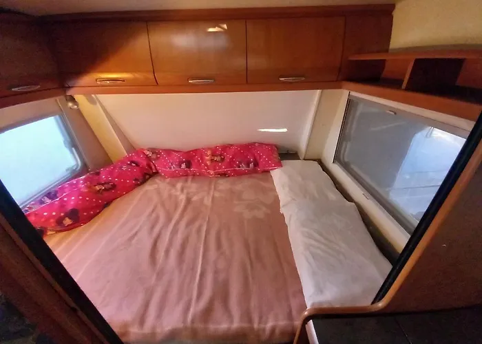 Caravan Near The Sea 6 *